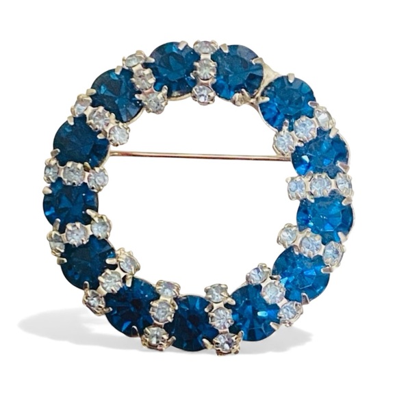 Preowned Vintage Warner Signed Sapphire & Crystal Stone Round Wreath Pin Brooch